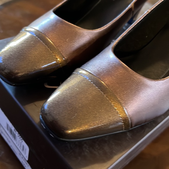 (188) NWT ladies brown heels by Walking Cradles. Size 6 1/2 medium - Picture 5 of 7